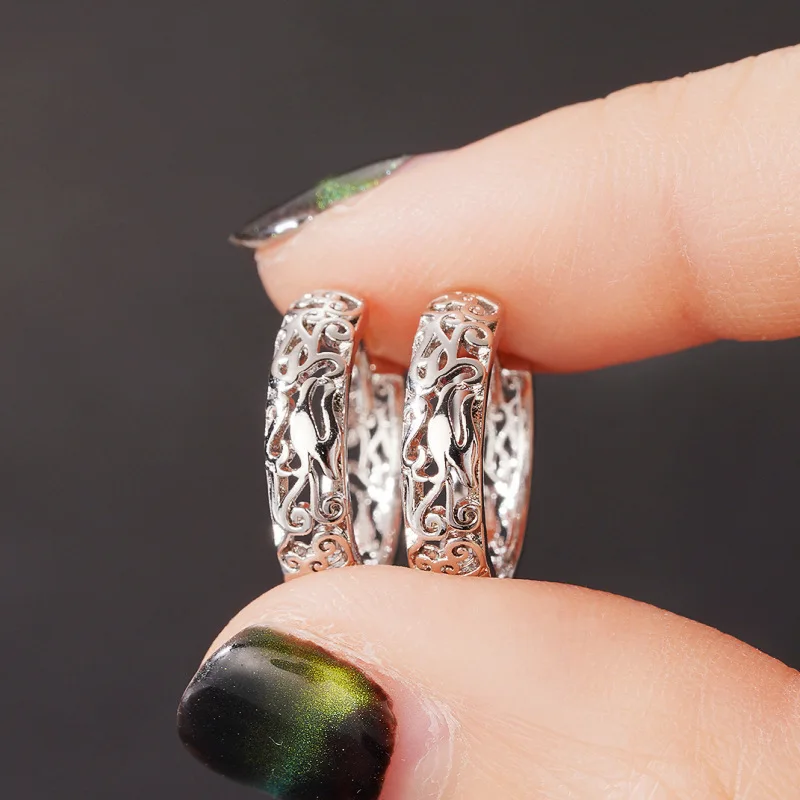 Ethnic Fashion Wear For Women - Anting Desain Berongga Eropa dan Amerika