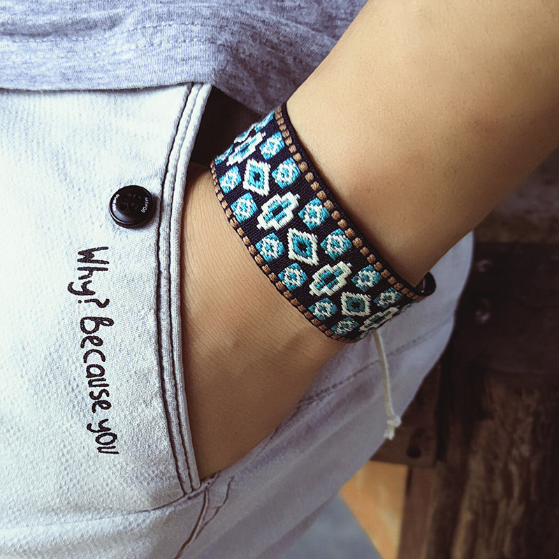 Ethnic Fashion Brands - Gaya Etnik Wanita Woven Gelang Jacquard